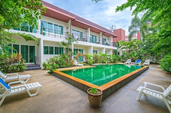 1br near naiharn poolandrelaxed vibes c199