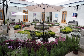 Por Los Siglos Hotel,,4 star