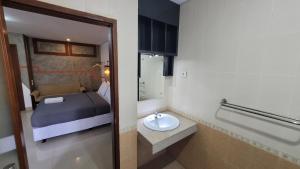 Hotel Sandat Legian,Bali>>Badung,2.5 star