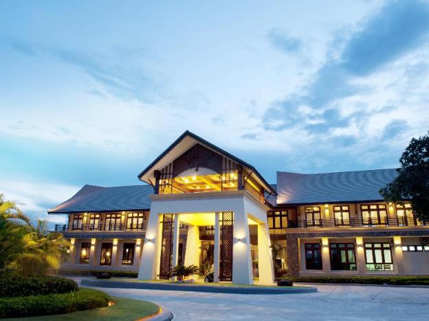 Emerald Palace Hotel,Near Shwe Se Khone Pagoda,4 star