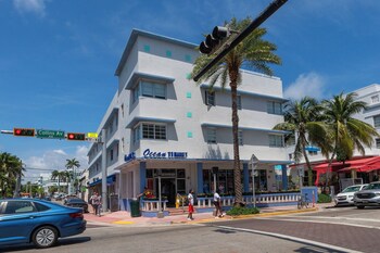 collins beach apartments