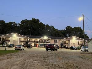 High Falls Inn And Suites,Near High Falls State Park,2 star