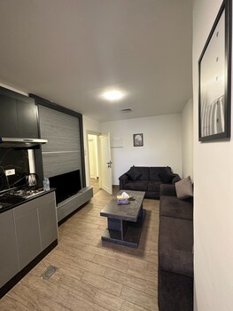 charming amman apartment at center