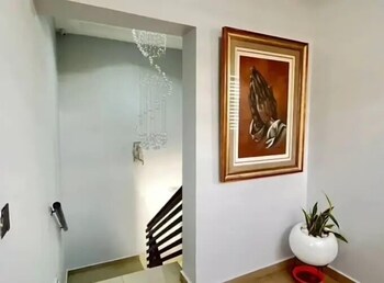 House 19 By Grey,,4 star