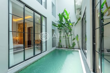 Royal Villa Canggu,,4 star