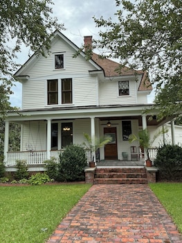 Magnolia House Bed & Breakfast,,4 star