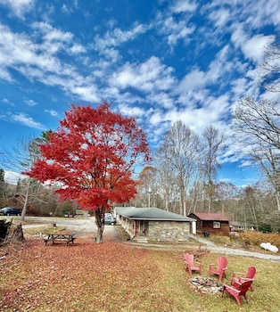 Parkview Lodge & Cabins,,2 star