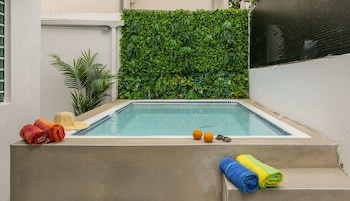 ocean park 2bd 2ba pool walk to beach portocafe