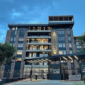 the lineal luxury apartments airscape