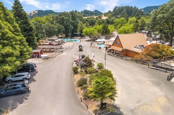 Mendocino Redwoods Rv Resort,,3 star