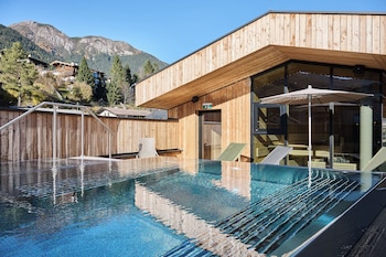 Larchenlodge Skyspa Und Rooftop Pool,,5 star