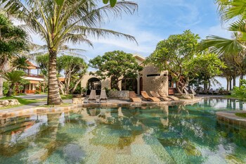 Sun Village Beach Resort,,4 star