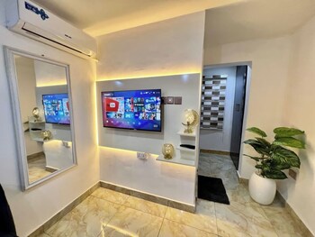afgo luxe apartment