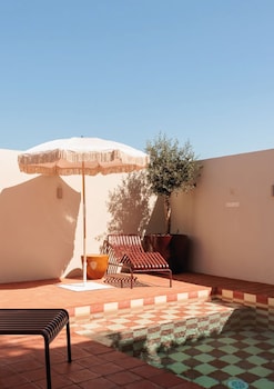 Casamarela Health & Spa,,2 star