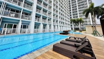 hotel near airport mall of asia picc wtc
