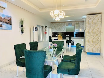 tristone hotelandaspartment