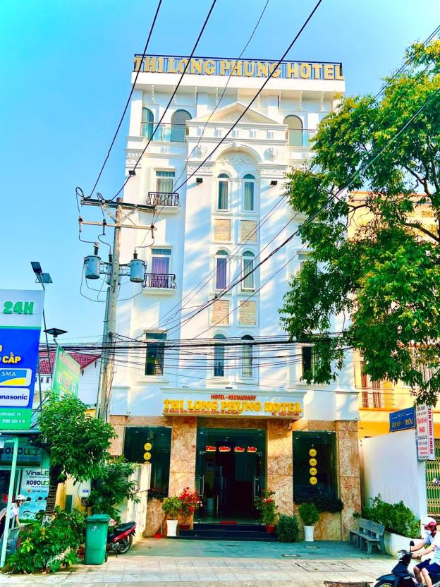 thi long phung hotel
