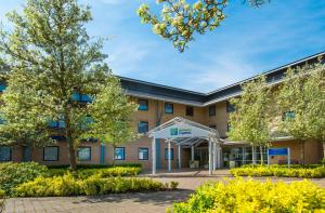 Holiday Inn Express Milton Keynes By Ihg,Near Gullivers Land,3 star
