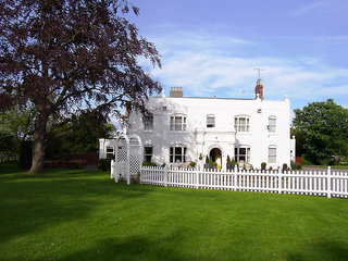Worldhotels Distinctive Woughton House Hotel,Near Xscape,4 star