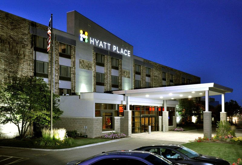 hyatt place milwaukee airport