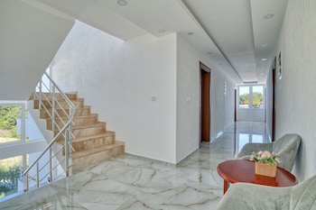 aqua lounge aparthotel ulcinj