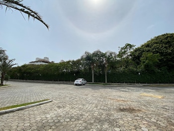 apts in condominium 40 meters from bombinhas beach bdss
