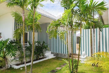 ria uluwatu tropical chic hotel