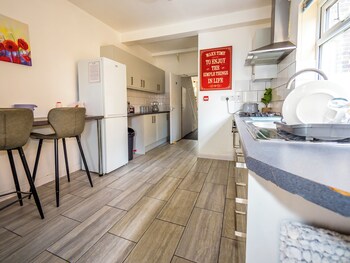 ensuite4 woodhouse private bath 2kitchen