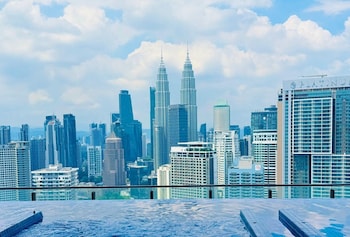 the colony by infinitum klcc aura suites