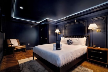 The Highliner Hotel,,2 star