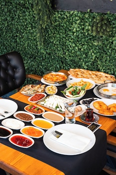 aycicegi comfort hotel