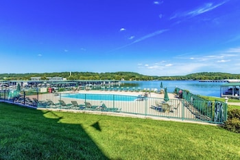 family friendly fishing and fun w 2 pools views boat slip and launch