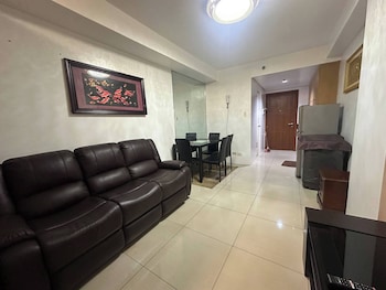 dainty pasay city apartment for rent entire house front of mall of asia