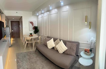 Scandi-Inspired Pasay Apartment For Rent - Entire House With Balcony Facing Moa,,2 star