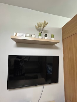vibrant pasay city apartment for rent perfect home base front of mall of asia