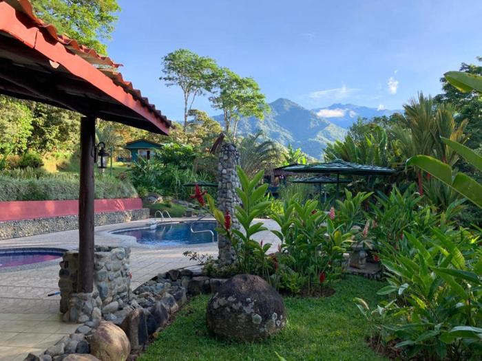 Hotel De Montana El Pelicano