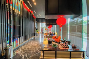 ivory studio at collins boulevard apartment
