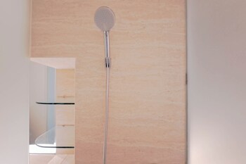 warm studio apartment at art deco
