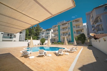 golden daisy hotel side