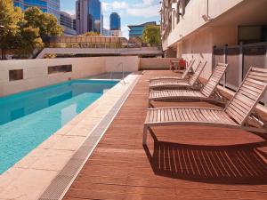 adina apartment hotel perth