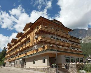 Hotel Colfosco,Canazei>>Belluno,3 star