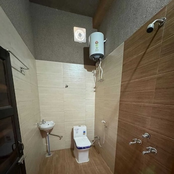 Hotel Raghukul,,3 star