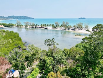 koh rong lagoon bar and restaurant