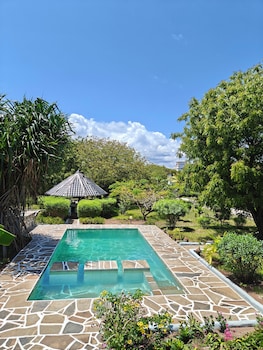 2 and 3 bedroom villa near diani beach
