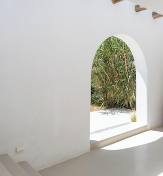 hotiday mykonos south coast