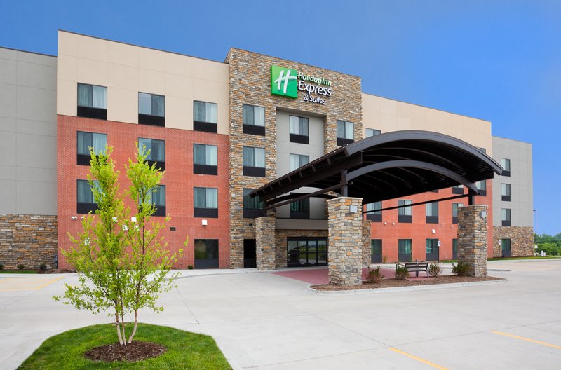 Holiday Inn Express & Suites Davenport By Ihg,Quad Cities>>Davenport,3 star