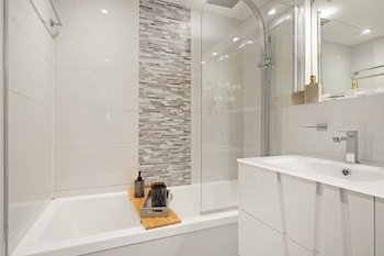 Savoy Court,,2 star