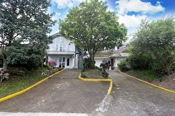 villa agape near puncak by arba