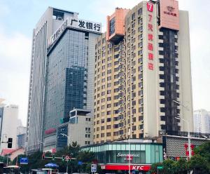 7 days premium changsha wuyi plaza metro station