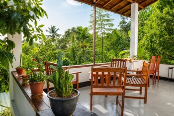 Hilltop Retreat Matale,,2 star